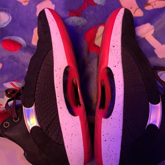 Grew out of them xxxv Jordan’s in good condition - Picture 2 of 5